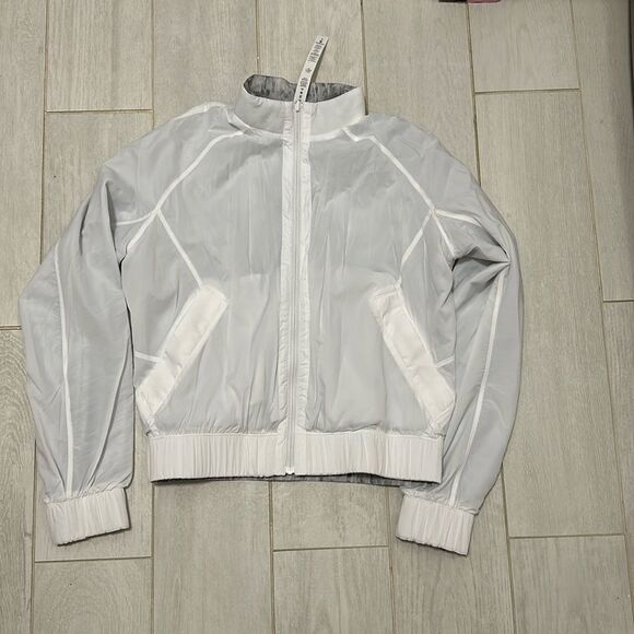 New Lululemon 2 white and grey print reversible jacket - Picture 1 of 5